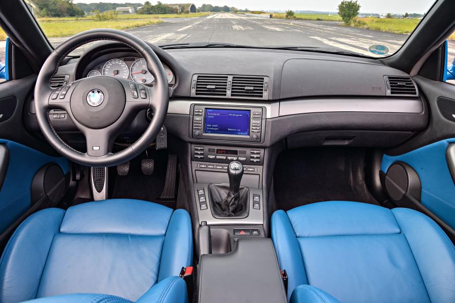 Торпедо BMW M3 Convertible (E46) 2001 года  (фото 10 из 58)